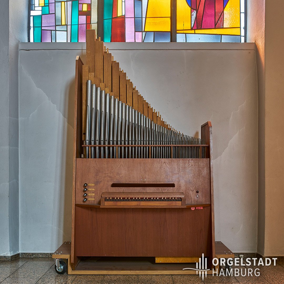 orgelstadthh's tweet photo. 2. Orgel in St. Maria (Harburg)
Erbauer:  Klaus Becker (Kupfermühle)
Baujahr:  1965
Registeranzahl:  4
Werke:  1 Manual
 
https://t.co/bfMukA0OX5
Foto: Alexander Voss

#orgel #orgeljahr #orgelbau #orgelmusik #pipeorgan #organpipes #Kirchenorgel #kirchenfenster #stmaria #harburg https://t.co/PATqdr2Yw0