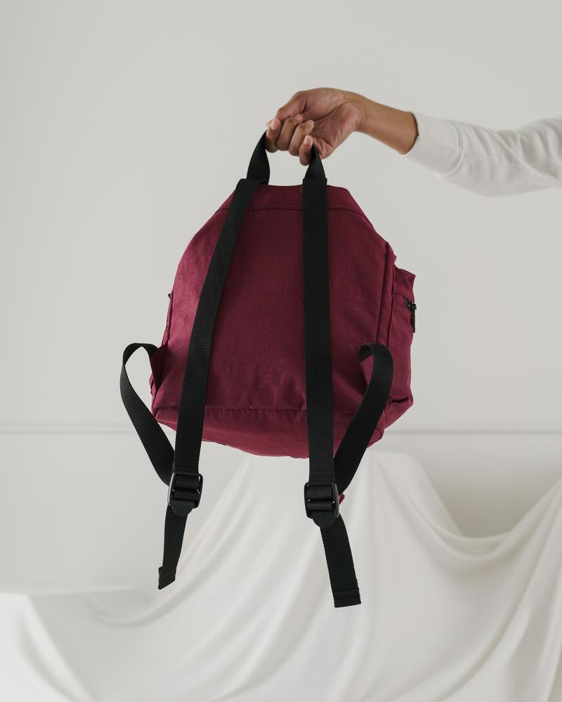 FaveThingCom's tweet image. A petite women's backpack! Check out the Small Sport Backpack on FaveThing! favething.com/a-holmes/fave-… #FaveThing #SportBackpack #WomensBackpack #WomensFashion #Baggu