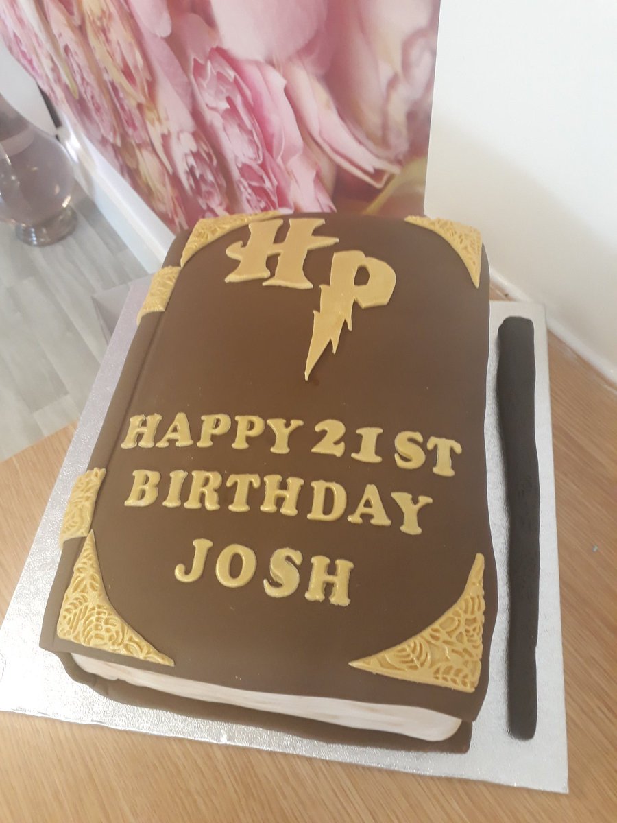 CakesPontypool's tweet photo. A "Harry Potter" birthday cake for Josh. https://t.co/b2UTQ9Smkh