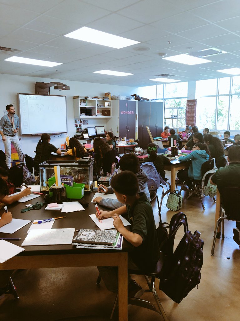JamesBerryHISD's tweet photo. Our students said, "Bye summer break, hello learning!!" Engaged and diligently learning from day 1! #DiligenceReachesHeights #NorthLightsTheWay @hisdnorth @TeamHISD @HISDSupe @JulyElizondo https://t.co/30YakEqjmt