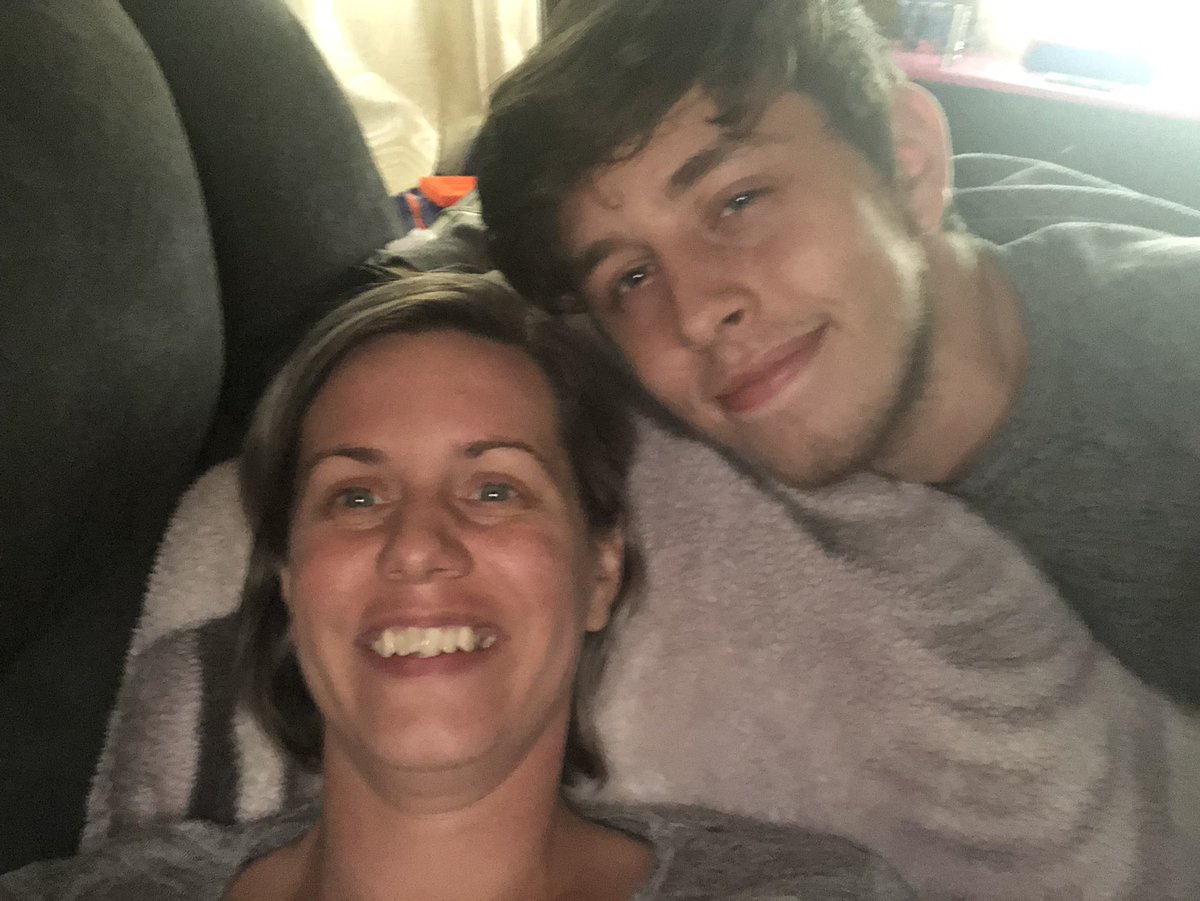 PMCheezy's tweet image. My mom Kelli was diagnosed with stage 4 brain cancer this morning. It was a slap in the face none of us were expecting. She’s the best mom I could ever ask for, she’s only 36 and a mom of 3. Please Pray for her as it always helps.

Anything helps &amp;lt;3
gofundme.com/f/kellis-brain…