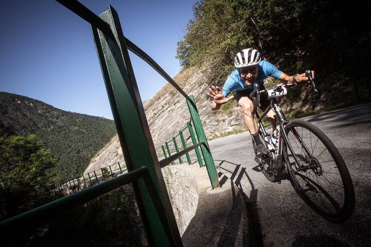 Haute_Route's tweet photo. And this is how excited we are about another bucket-list day tomorrow. 144km, 4,600m+ featuring Madeline, Glandon and a summit finish at Alpe d'Huez. Bring it on 💪🏻

@alpedhuez @courchevel 

#cycling #roadbike #bucketlistclimbs #fromwhereiride https://t.co/O0zkxOhr9o