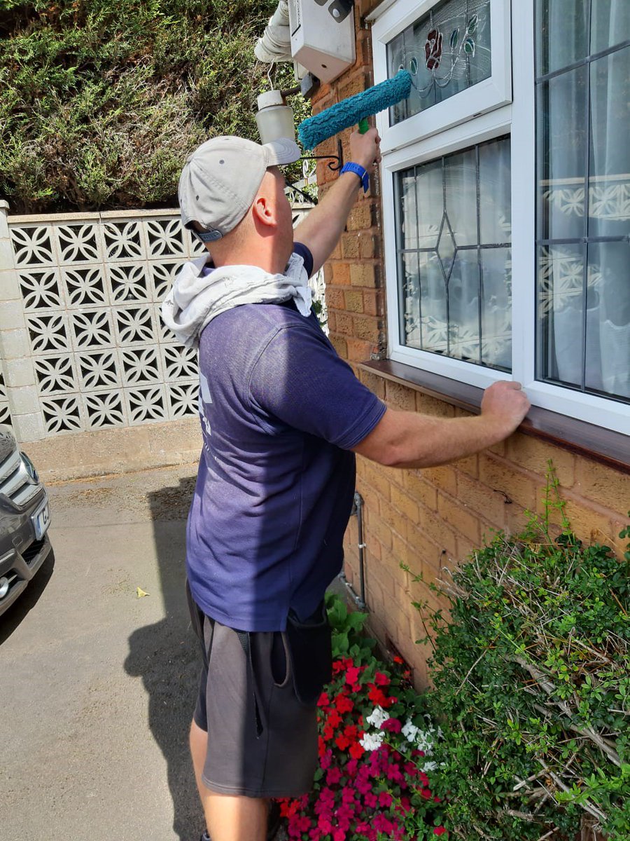 infoextremewin1's tweet photo. A look back at some work completed last week. The satisfaction of a crystal clear window never gets old! #worcestershirehour #lovewhatyoudo #windowclean https://t.co/l6LDz1MUB4