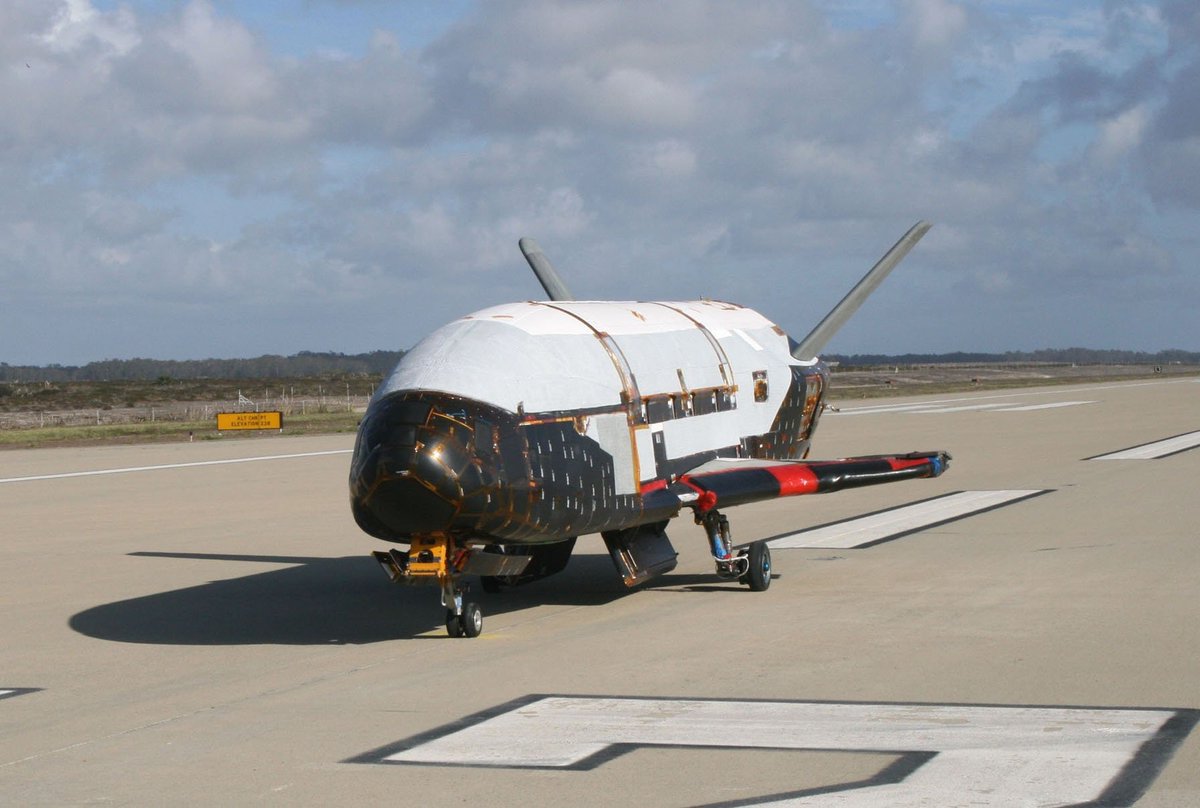 Spatialis_'s tweet photo. X-37B military Orbital Test Vehicle breaks today its spaceflight-duration record with 718 days in orbit.
The current mission #OTV5 began on Sept. 7, 2017.
#X37B #AirForce #AFSPC #Space #Orbit
π https://t.co/ZdLaPTm91M
