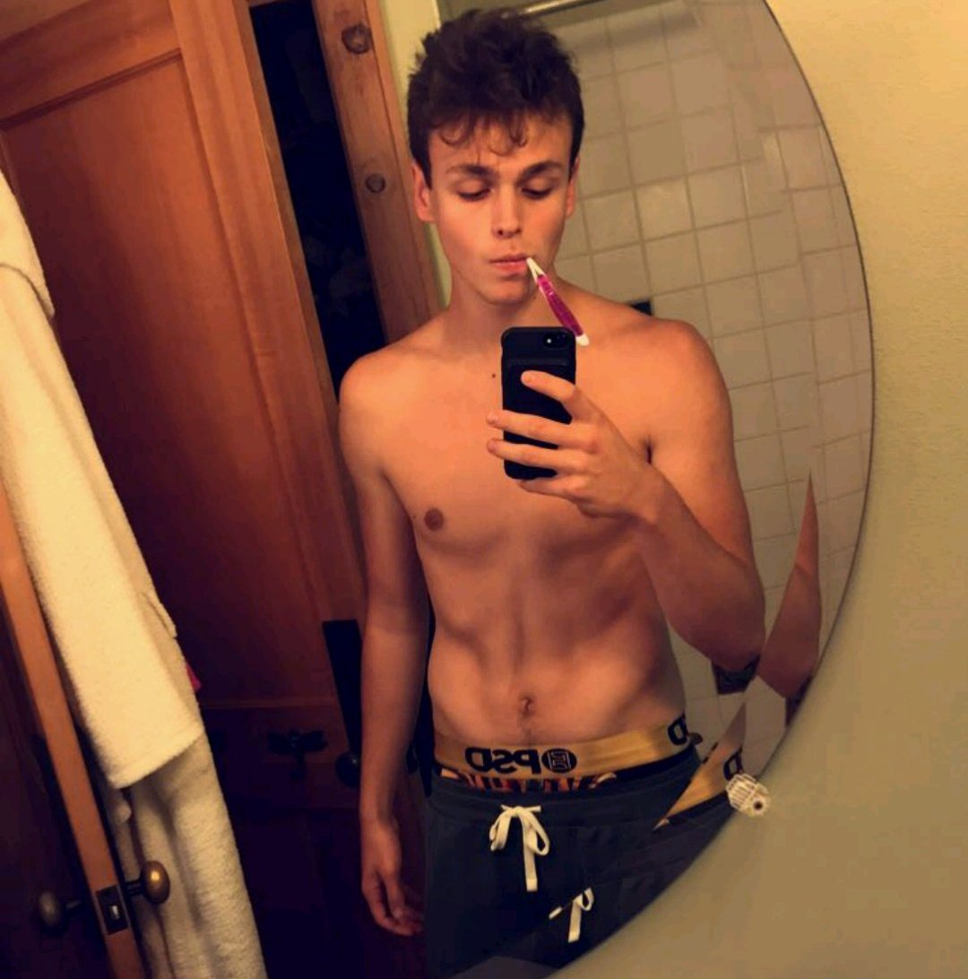 bwscalifornia's tweet photo. Okay I'll be doing an unfollow spree soon so reply with "jonah is beautiful" or "brad is beautiful" and I'll add u to my refollow list 💫 https://t.co/WhoTkqSvtg