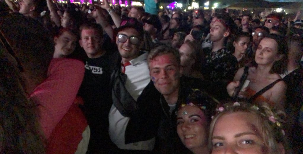kaylei05's tweet photo. Creamfields 2019⛺️🎡💃🏼💕 https://t.co/81kEwEeHWj