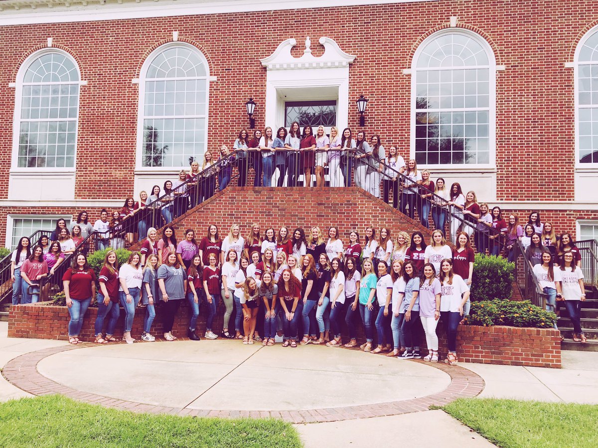 It is such a privilege to host our Sigma Kappa National President, Sara Seely Chacon. We kicked off Spirit Week in the best possible way and are so humbled by her support of our chapter. We can’t wait to bring new members into this amazing sisterhood! 💜🕊 #everloyalgreek
