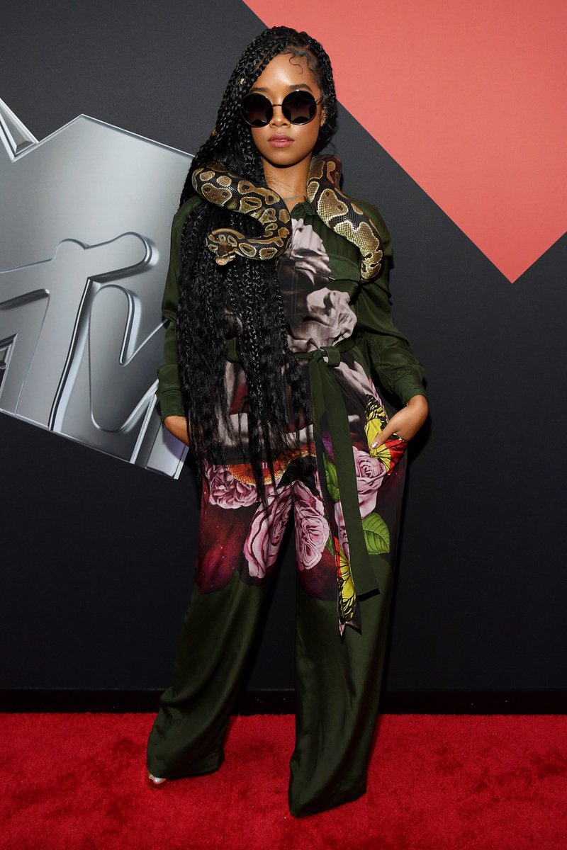 MTV's tweet photo. Honestly, @HERMusicx...THANK YOU for this look! 👏 https://t.co/VNg8ywUbTv