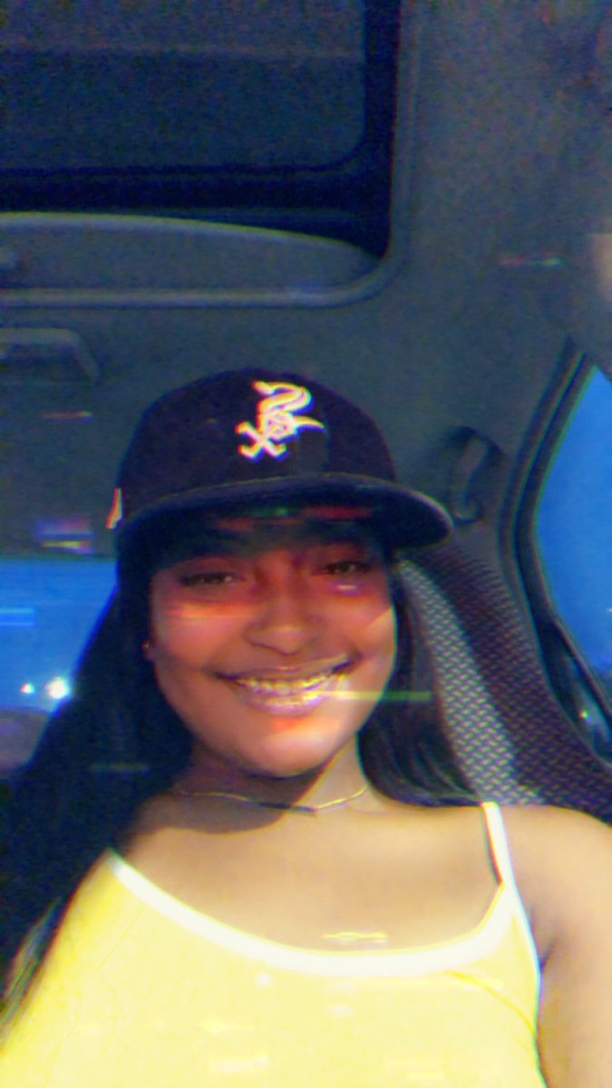 amourcookiee's tweet photo. Beautiful girl yes she is 🤞🏽💗 https://t.co/9rBVoCV4li