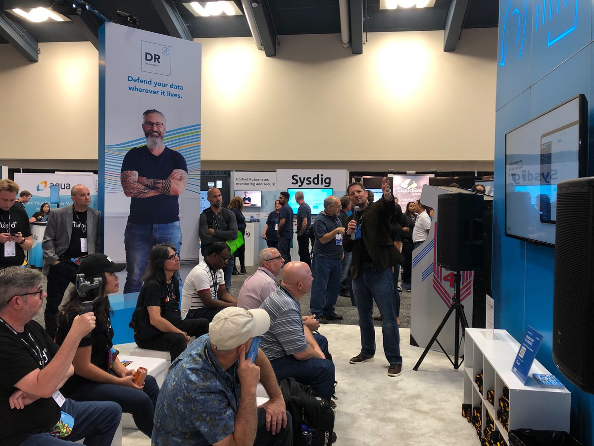 ilandcloud's tweet photo. iland's own Justin Augat and Corey Grone kept the seats filled for our final two presentations of the day! #VMworld #VMworld2019 #LevelUp #L3v3lUp #levelUPiland https://t.co/4uxCJ1P4RV