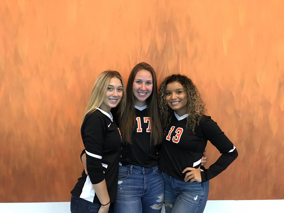 MrMichaelWoody's tweet photo. Senior Captains @btimerson17 @charlotte3o and @angkparedes lead the Tiger Volleyball team into the 1st home match vs Faribault, Tuesday Aug. 27!!  9A &amp; 9B at 4:15, JV &amp; Bsquad at 5:30, Varsity at 7pm!! @FarmTigerVb @FHSVballBooster https://t.co/TKAzSFicJb