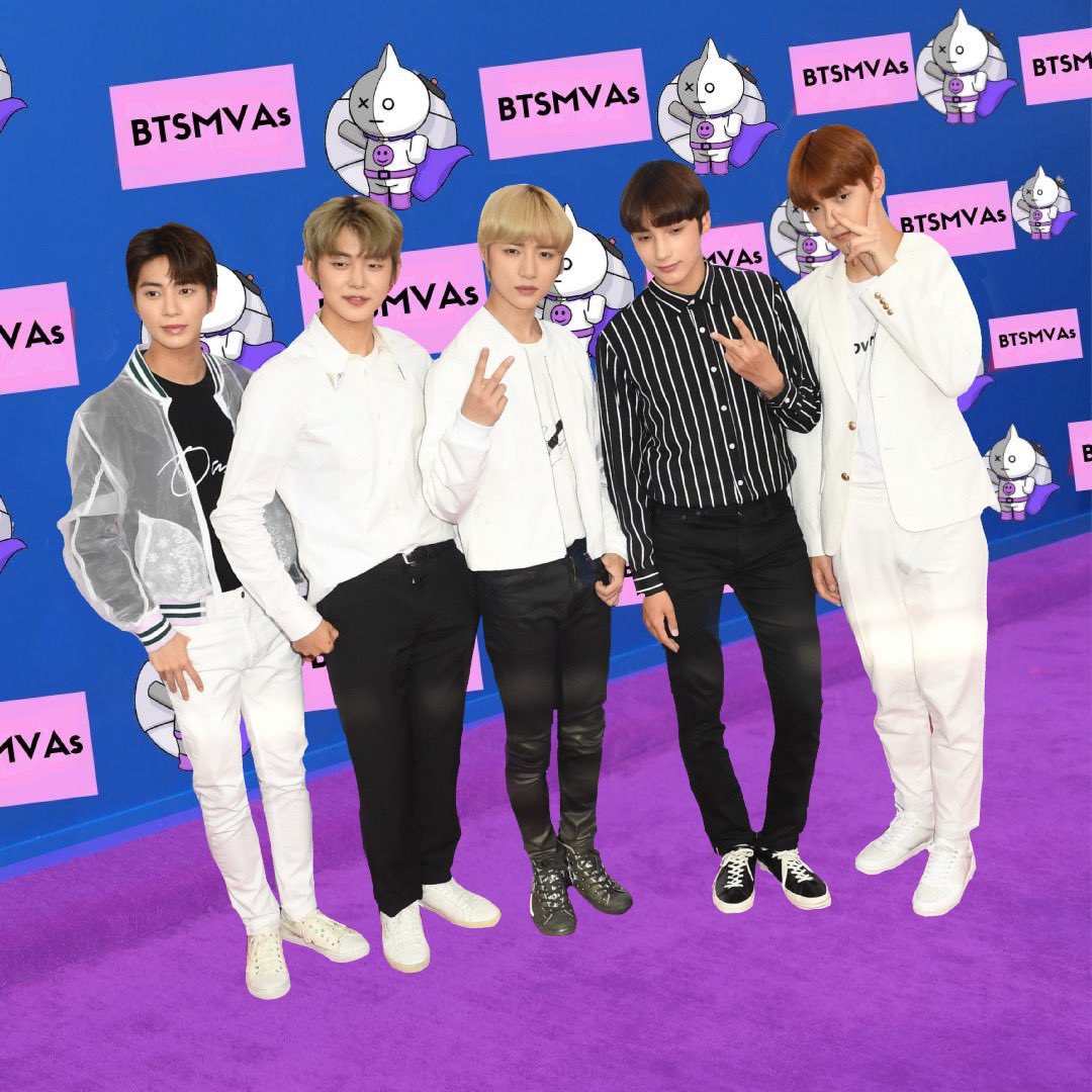 Janettev_03's tweet photo. #PURPLECARPET #BTSVMAs. TxT has arrived to support their hyungs https://t.co/R9ohwS7lKl