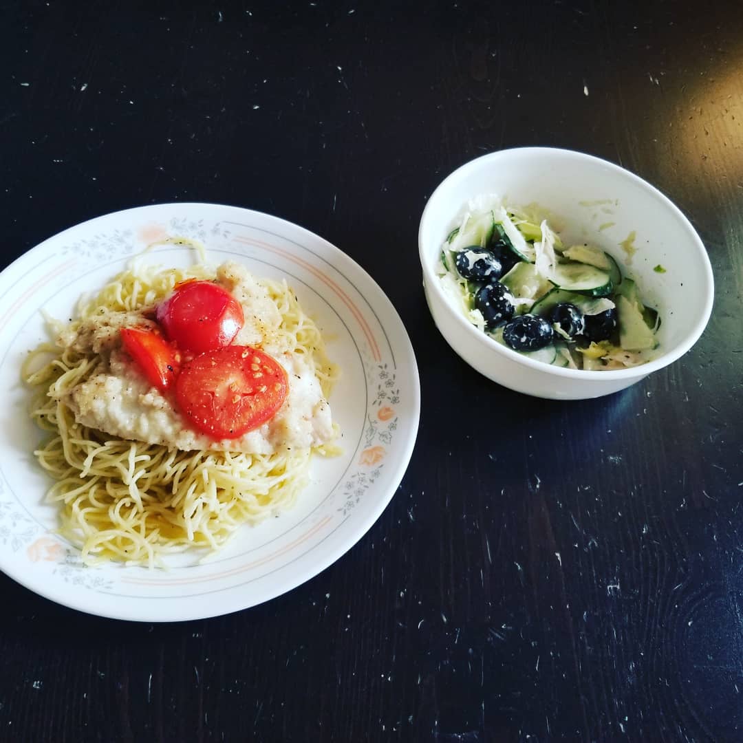 garudagrind's tweet photo. Flounder on top of angel hair spaghetti with a side cucumber, shredded lettuce, and olive salad.
#pescatariankid #pescatarianfood #pescatarianlifestyle #pescatarianmeals #pescatariankidsmeals #pescatarian #fishforkids #fishforkidz #healthyprotein #kidssalad #saladforkids https://t.co/OqvvxbxCJ3
