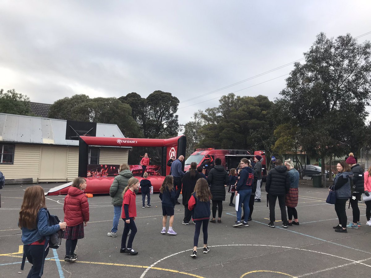 CV_Falcons's tweet photo. A great morning at Wales Street PS for Play Cricket Month. Kids enjoying taking a classic catch and a photo with BBL 08 @RenegadesBBL https://t.co/CJkCw4lYyB