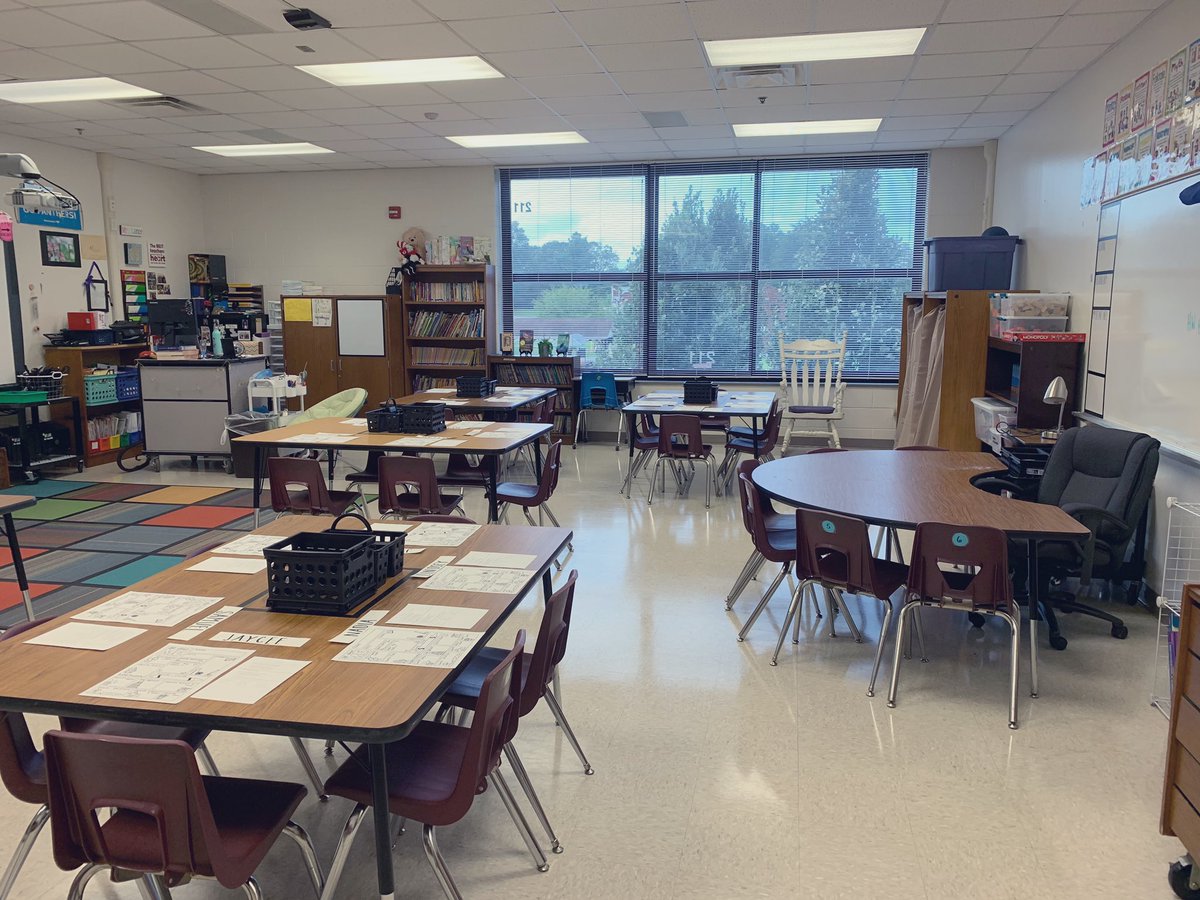 MrsAPLance's tweet photo. #FirstDayOfSchool the new classroom setup for the #lanceslooneys 
Today was such a wonderful first day. I can’t wait to see what all this year has in store for us! @SedgeGardenES https://t.co/F1vDfvpAfi