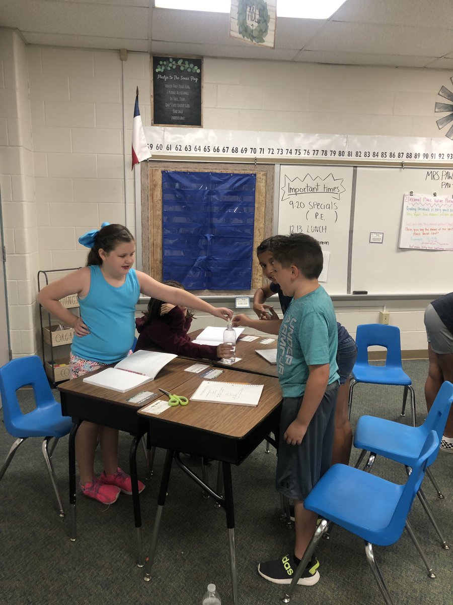 TPawalowski's tweet photo. Learning about states of matter &amp; how they change from one state to another! First experiment of the year ✅ Added a solid (Alka-Seltzer) to a liquid (Water) &amp; watched as it dissolved and let out a gas, which we trapped in a balloon! https://t.co/eaTF37i8u1