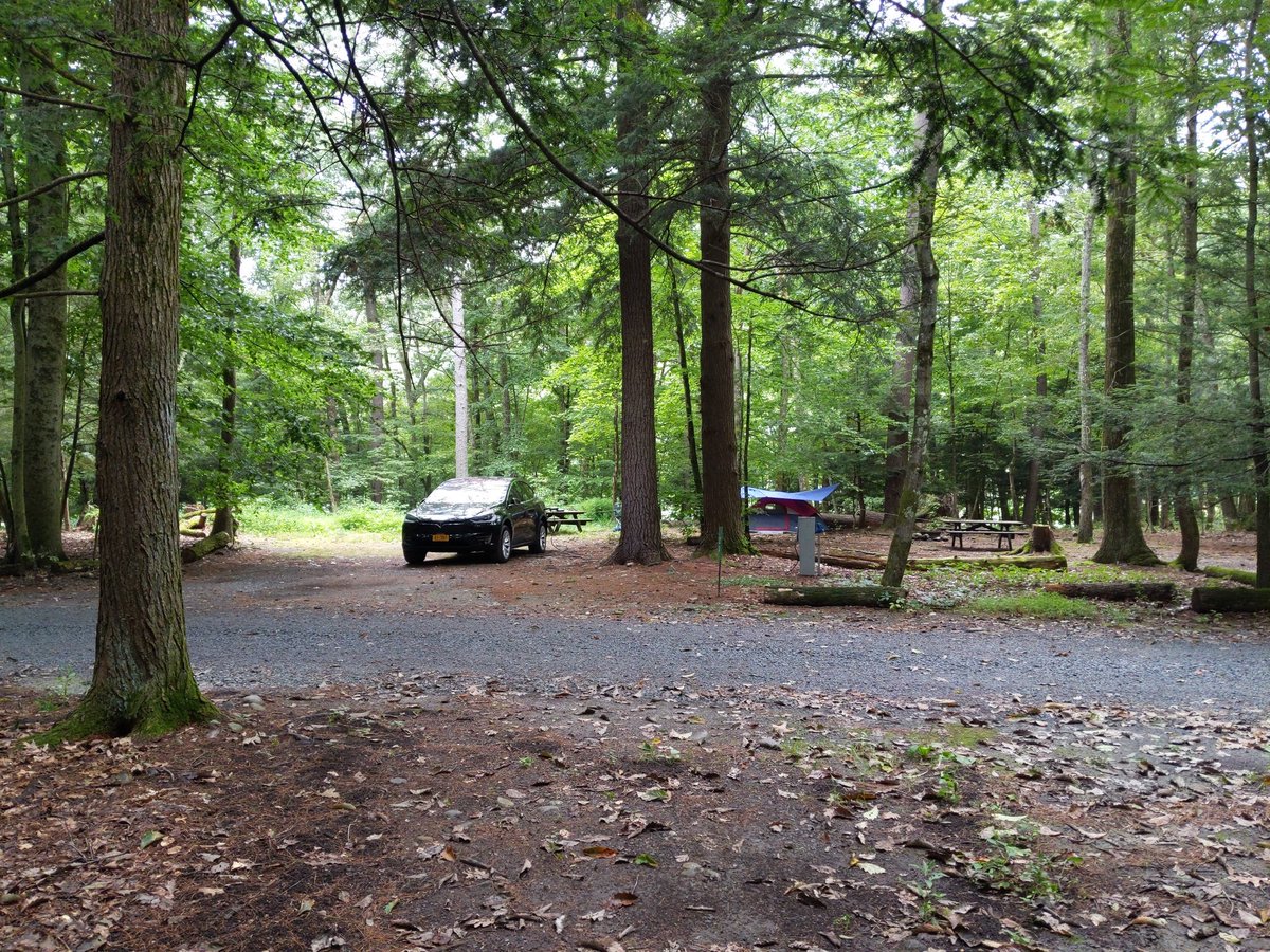 Electrif_Motors's tweet photo. Pure happiness camping with a #tesla #Tent at #dingmansferry great electric connection 12amp getting 3miles per hour 👍🏼🙂😁 https://t.co/0OW9oO2chG