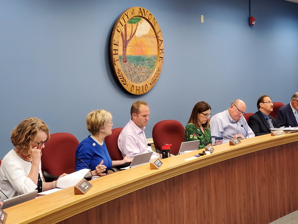 Lynna_Lai's tweet photo. Just in: Avon Lake unanimously passes ordinance to increase penalties for not stopping for a stopped school bus. More on the effort to protect kids at 11p @wkyc https://t.co/WgGN2hGKCG