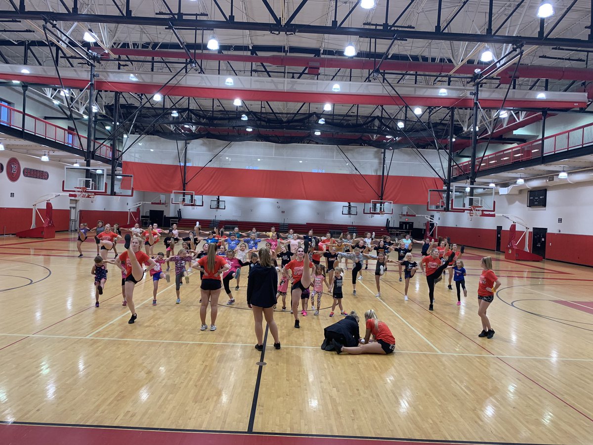 ChurchillPompon's tweet photo. We had so much fun at our first day of our little girls clinic! We cannot wait to finish learning the routine for our performance this Thursday! 🤩❤️ https://t.co/rlV166a1tT