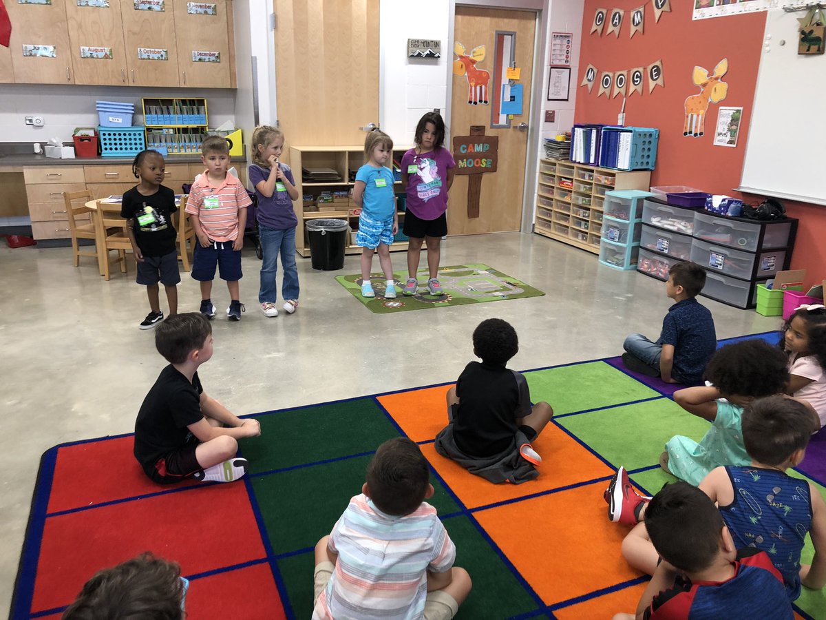 rgecampmoose's tweet photo. Kinder meaurement Monday. Shortest to tallest. Took them a few tries but they got it! #scucmath https://t.co/xSHHJaxweI