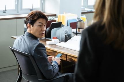 infodrakor_id's tweet photo. Still cut drama OCN #RunningInvestigators: #LeeYoWon dan #ChoiGwiHwa. Mulai 18 September🎉 https://t.co/fnO0NCyxhr