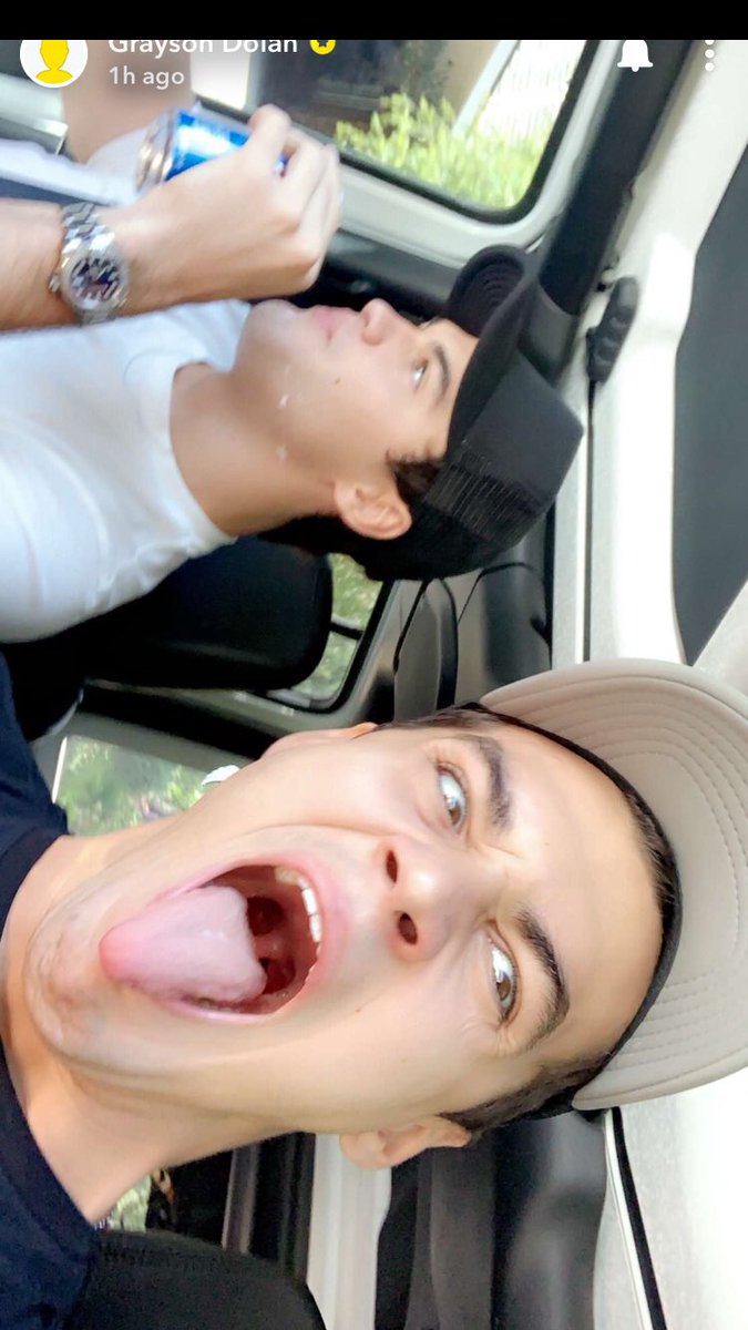 VeronicaRebelo4's tweet photo. Happy Dolan twin Tuesday. I’m ready for a Tuesday video tomorrow @EthanDolan & @GraysonDolan #DolantwinsTuesday #Tuesday #tuesdayselfies #DTSQUAD #EthanDolan #GraysonDolan #DolanTwins #DolanTwinsNewVideo #twins https://t.co/EC2U56vsyR