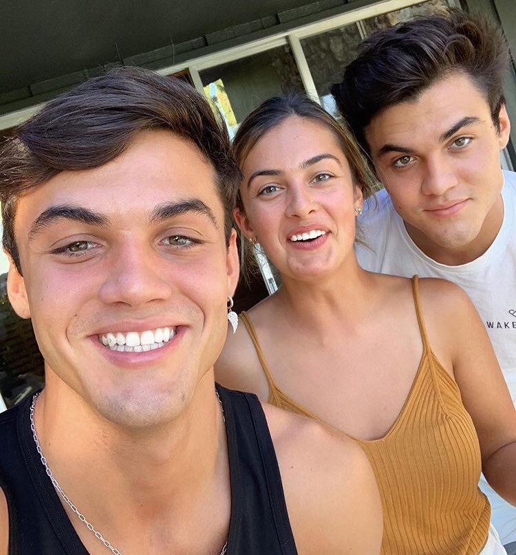 VeronicaRebelo4's tweet photo. Happy Dolan twin Tuesday. I’m ready for a Tuesday video tomorrow @EthanDolan & @GraysonDolan #DolantwinsTuesday #Tuesday #tuesdayselfies #DTSQUAD #EthanDolan #GraysonDolan #DolanTwins #DolanTwinsNewVideo #twins https://t.co/EC2U56vsyR