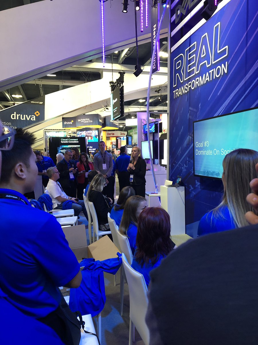 IanBreitner's tweet photo. #VMworld2019 @DellEMCStorage Busy times at the Dell Technologies booth in the VMware Solutions Expo https://t.co/K2pXucwtCF