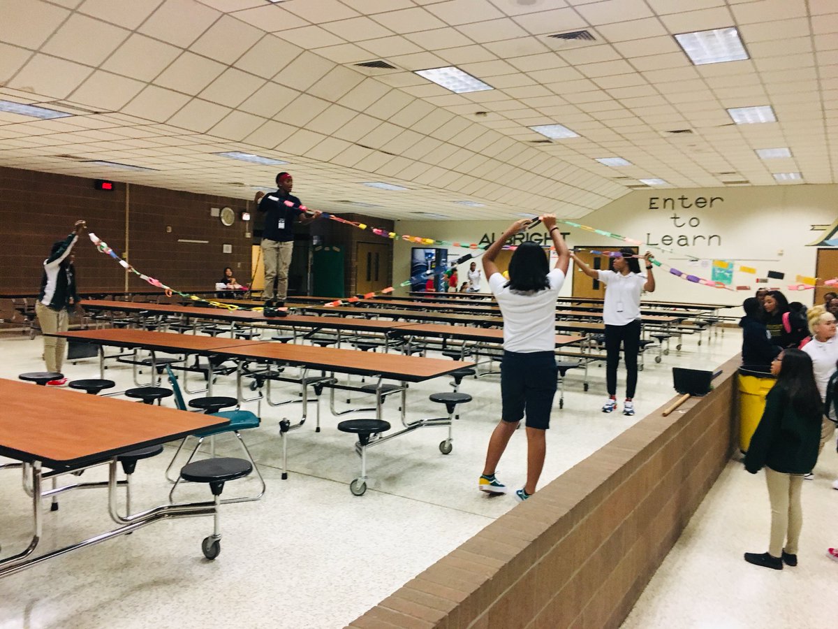 CIAAlbright's tweet photo. CIA @CIAAlbright @AlbrightMS @AliefISD_CIA @HCDE_CASE Warrior Club students kicked off the program today with some cool 😎 team building activities! Who can build the longest “Paper Chain” ⛓⛓and “Who are You”?!! ✍🏽🧐#CIAsharethesecret#WarriorClub# #Afterschoolprogramsmatter https://t.co/ngXd9jNOa3