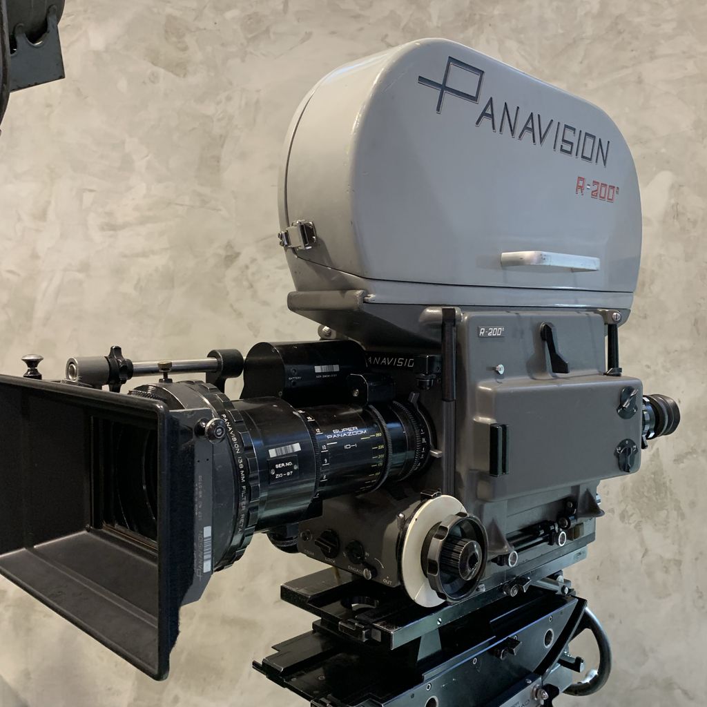 MatthewsGrip's tweet photo. Geeking out and getting business done at Panavision Hollywood. Love it when we get out of the office and go to cool places, even when it’s our backyard of Hollywood. #camtank #panavision #filmcamera #matthewsgrip #dutch #dutchangle #canted #cantedangle #tilt #pan #rollplate https://t.co/b4G2VICzPI