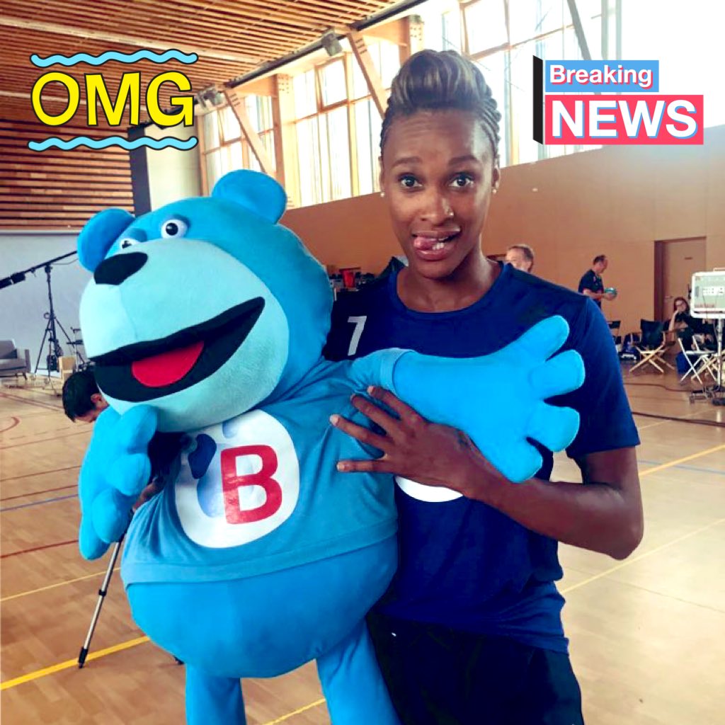 PineauAllison's tweet photo. J-2 avant la reprise de la #LigueButagazEnergie ! Derniers préparatifs avec Bob, un vrai expert en énergies 😁 #LePlusChaudDesSupporters 
@LBE_Officiel @Butagaz https://t.co/S5YahjpKCK