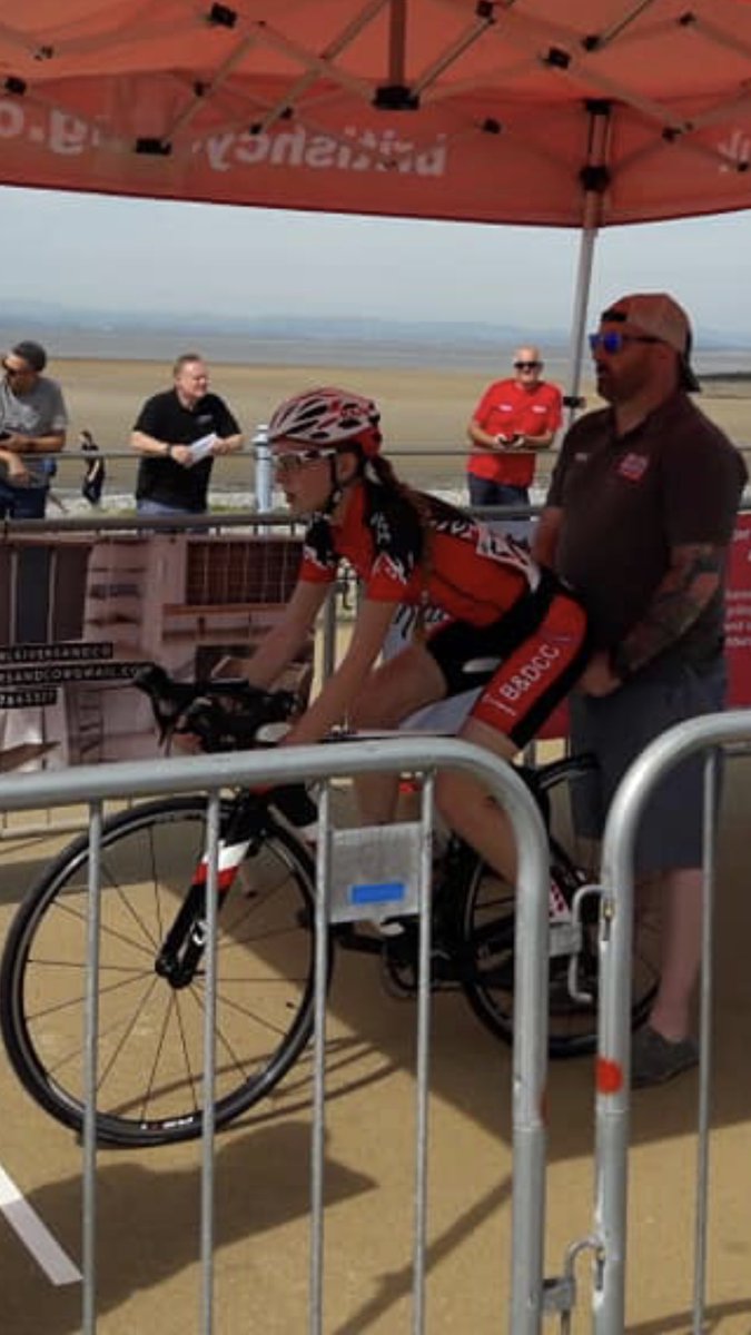 amy_harvey_'s tweet photo. Had some ups and downs @NorthWestYJT but I enjoyed the experience. Stage 1 (prologue) 51st + Stage 2 (hills) 39th + Stage 3 (70 minute crit) 45th= 44th overall and 18th overall out of all the first years! Thank you @WaltherOld for the photos👍 @OfficialBandDCC @BeFirstLondon https://t.co/xFsVrm5nUV