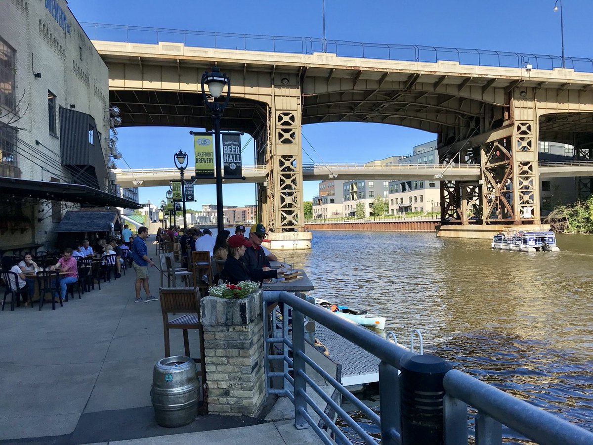 AWDpod's tweet image. Pooch’s final stop on his two day Milwaukee brewery hop was the wonderful brews and views of @lakefront Brewery. Nothing beats an ice cold beer on the water. #Milwaukee #TheGoodLand #BrewsAndViews #Lakefront #Beer #CraftBeer #CraftNotCrap #AfterWorkDrinks #Podcast #Cheers 🍻
