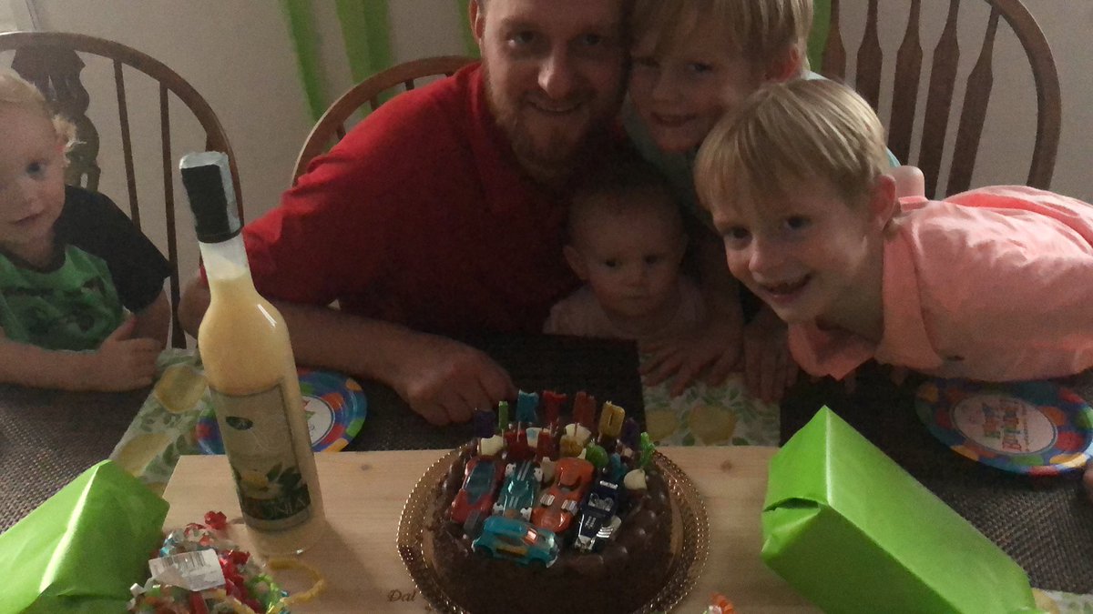 jessmcafee08's tweet photo. Happy birthday to @ShaunMcAfee, the man who makes “us” and all these crazy little mini-you’s possible. Thank you for our life, thank you for always choosing us. Thank you for being the you we are all addicted too. 💗 https://t.co/jNYoUedkox