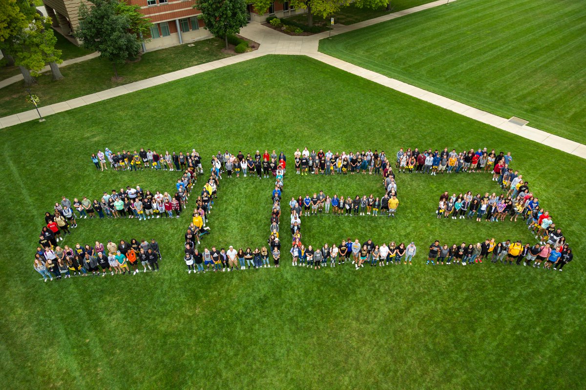 ManchesterUniv's tweet photo. Give it up for the Class of 2023!👏👏👏 
#MUWelcomeWeek https://t.co/n5CPAp2W0L