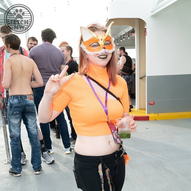 FetchNW (@fetchnw) on Twitter photo A fine fox <a href="/OnTheHiyu/">On The Hiyu</a> for last month's #InHeat2019 π·: Bleatography A fine fox <a href="/OnTheHiyu/">On The Hiyu</a> for last month's #InHeat2019 π·: Bleatography