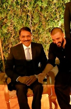 Anniesehar1's tweet photo. @peaceforchange When enemies are sulking and moping somewhere trying to catch spy pigeons in the meantime #DGISPR  is having fun. 😝
Looking great sir, but u Jaalim dushmn ko jalaata hai. 🤓 https://t.co/feLo9JTa03