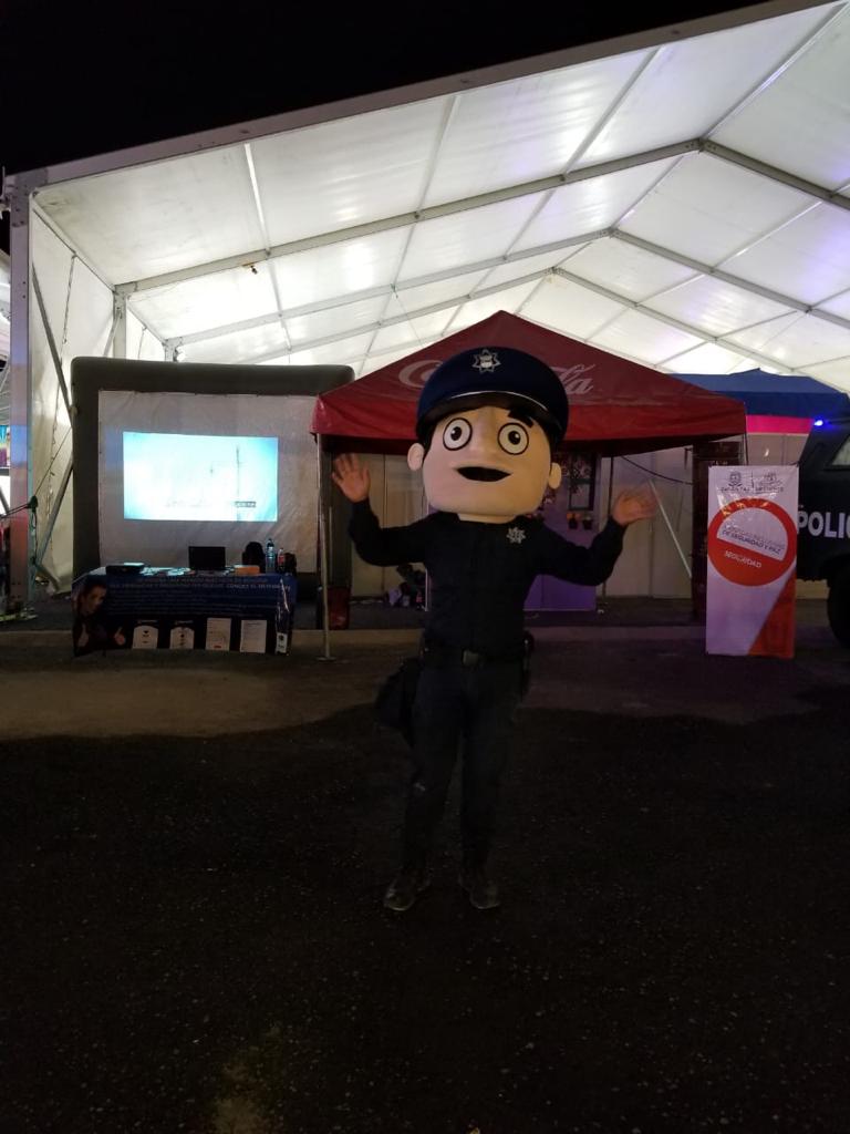 SSP_Zac's tweet photo. En el módulo de #ProximidadSocial y Construcción de Paz de la #PEP que fue instalado en la #FENAFRE, participa la #UnidadMedica a fin de fomentar el acercamiento con la sociedad y brindar apoyo médico. https://t.co/0Iym25h89l