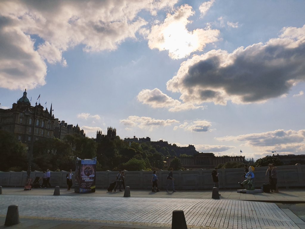 JenniferFairhu1's tweet photo. Absolutely fantastic bank holiday with some amazing people...walking along the prom in Morcambe, running along the beach in Heysham and navigating the Edinburgh crowds. #AHPsActive #AHPactivechallenge #walkergatepark https://t.co/kOqiKWVpTM