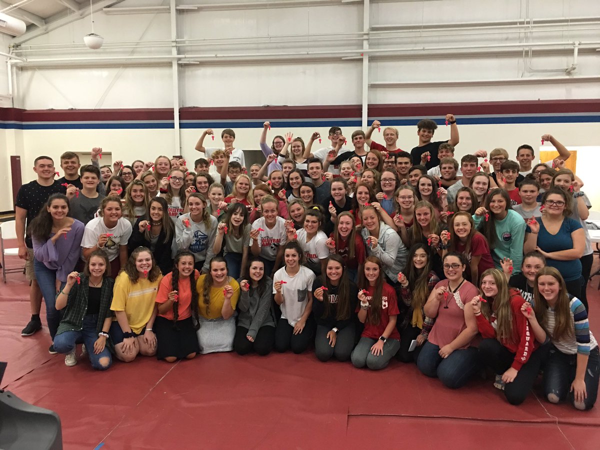 HearTedTalk's tweet photo. Another great day w/ 1 of my favorite &amp; longest tenured schools - Edgewood High School! It is always an honor to get to present my leadership workshop to these students! They are respectful, attentive and highly competitive!  See you in ‘20!  #IFeelGreat #Clumps #KeysToLeadership https://t.co/KtNSTUskBK