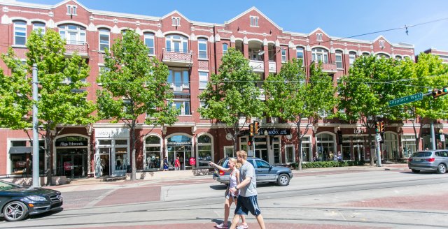 dartmedia's tweet photo. Summer days are still here. Whether you’re seeking an adventure downtown or a journey uptown, grab your friends and enjoy a DARTable staycation to vibrant North Texas towns. https://t.co/fsIyPKqa5E
#DARTableStaycation https://t.co/GGA5cVi25H