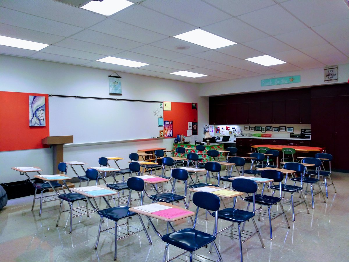 TeamFearless12's tweet photo. Welcome to B101! 
📝 Ms. Schuler's classroom is all ready for students! #TeamFearless #FirstDayOfSchool #BackToSchool2019 https://t.co/cmV6t6lrww