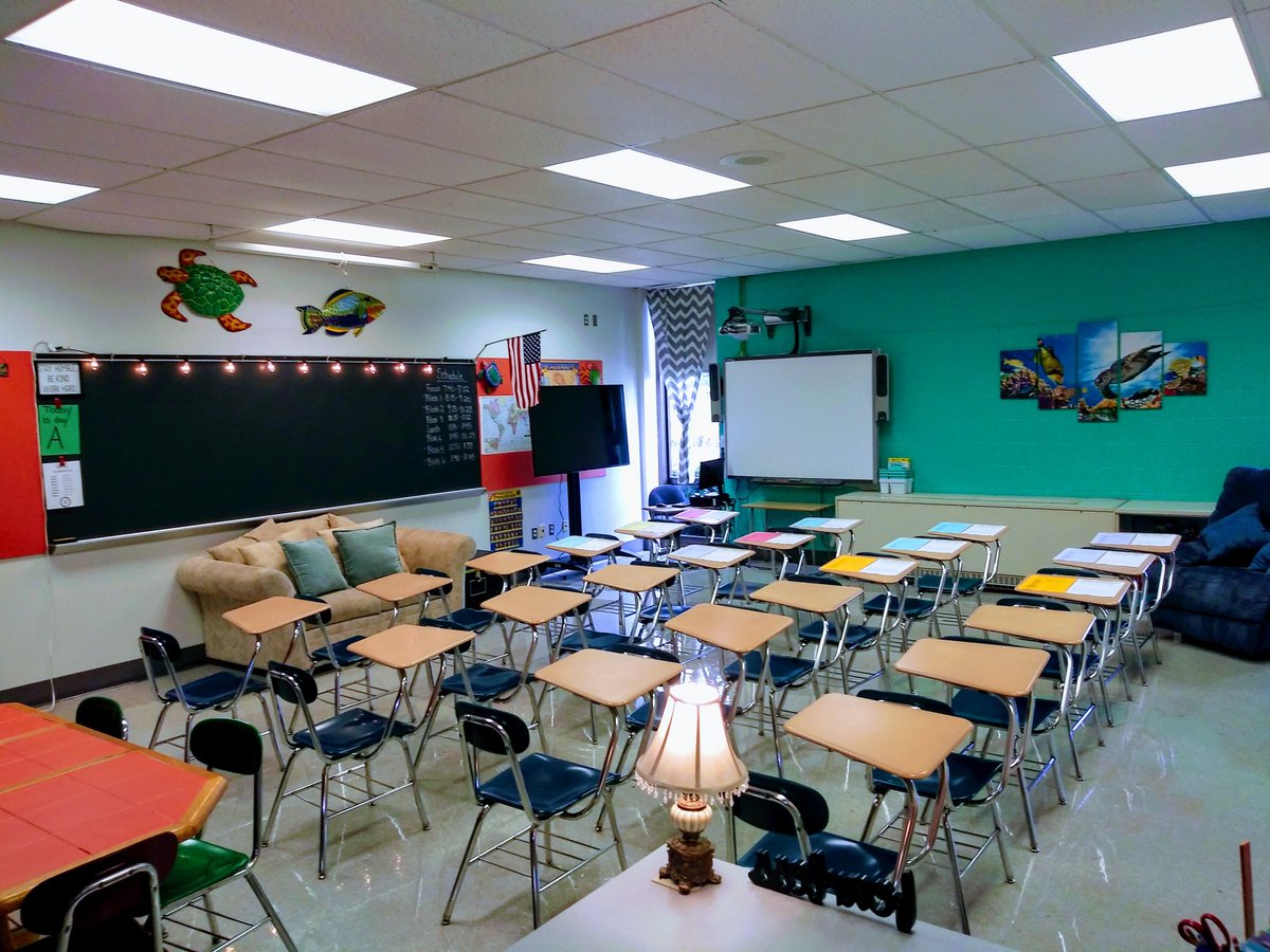 TeamFearless12's tweet photo. Welcome to B101! 
📝 Ms. Schuler's classroom is all ready for students! #TeamFearless #FirstDayOfSchool #BackToSchool2019 https://t.co/cmV6t6lrww