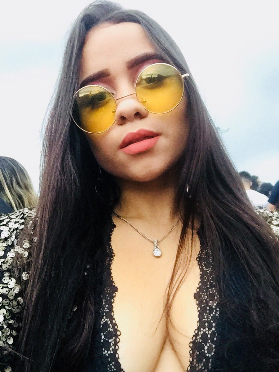 carlmirele's tweet image. #GarotaVip ✨