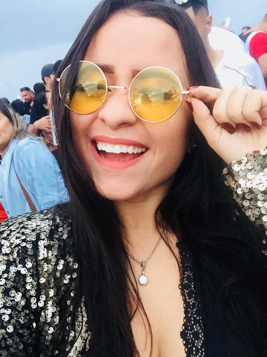 carlmirele's tweet image. #GarotaVip ✨