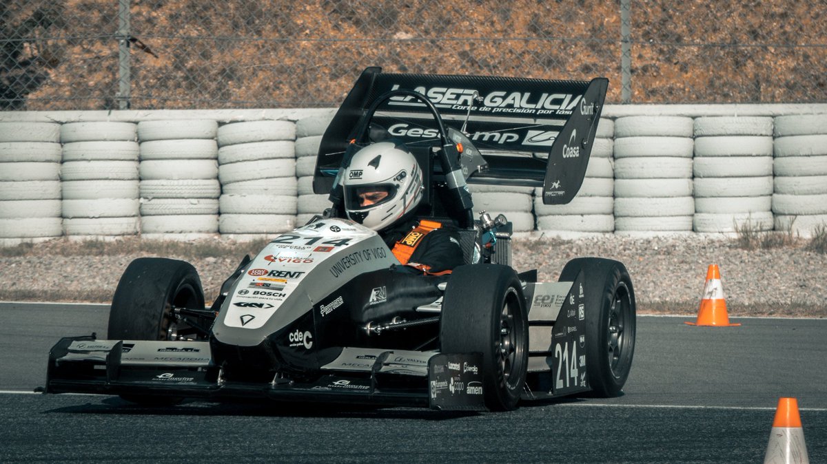 UVigoMotorsport's tweet image. Día  6

Y finalizó la #formulastudentspain!! Después de 6 días de competición volvemos a casa. Tras casi una semana de duro trabajo en el circuito de Montmeló al fin hemos podido mostrar todos los avances y mejoras introducidas en el UM19 fruto del esfuerzo de todo el equipo.