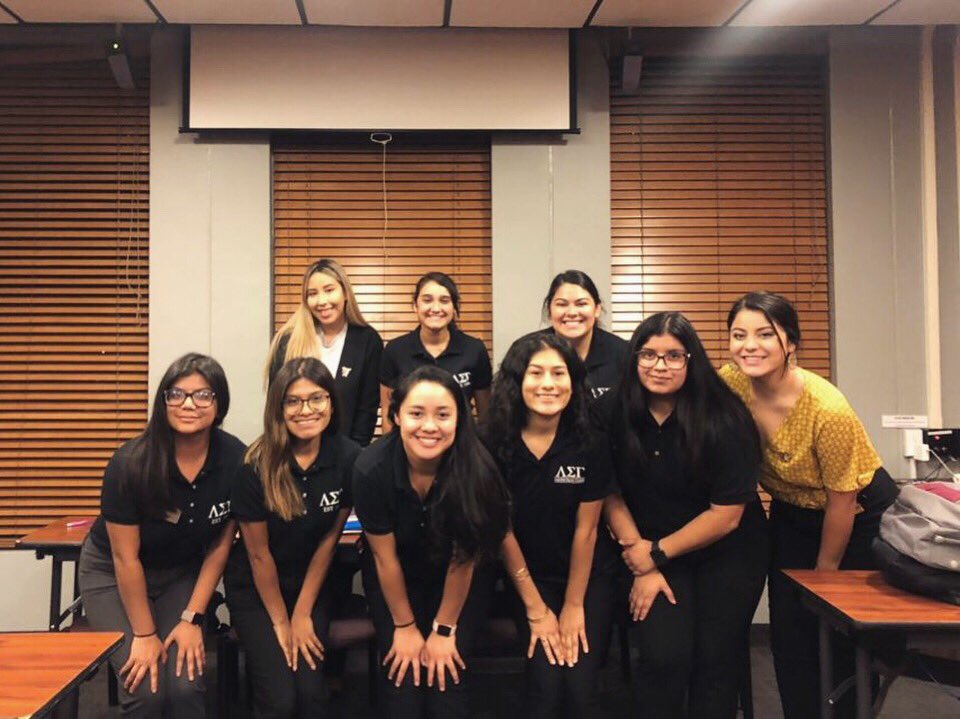 fresnostatelsg's tweet photo. 💚♥️The Ladies of ΛΣΓ, Delta Chapter are excited to have begun this semester with a successful first meeting. These Red Roses are flourishing!! Stay Tuned for more!👀🌹✨ #LSG #DivineDelta #ActiveBoard #Fall2019 https://t.co/Bar6lIwS0c