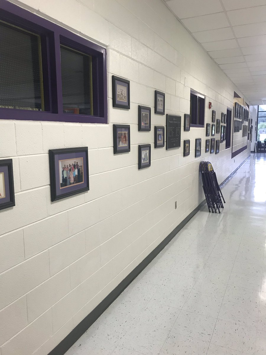 CaseyGoodwin52's tweet photo. Introducing PES 2019-2020 yearbook staff! These girls are cleaning up all of our hallway pictures and rehanging them. We have over 150 pictures to take care of plus our honor wall. @PhillyWarriors #PESYearbook #37846reasons #loveitliveit https://t.co/R5BfdrKQr9