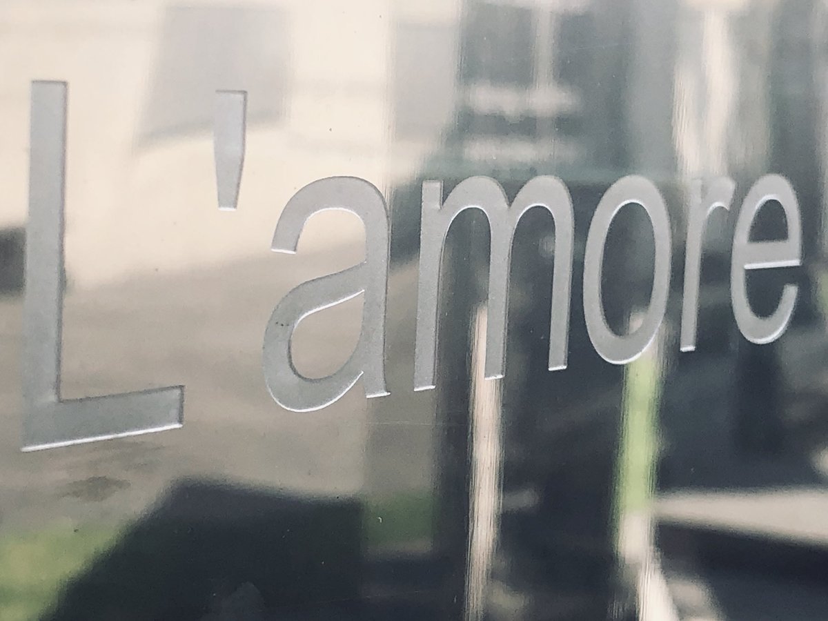 ronaldopatrizio's tweet image. I am always inspired by this little corner of Italy in #Glasgow. Especially when the sun shines and the fountain plays #ItalianCloisterGarden #ArandoraStar