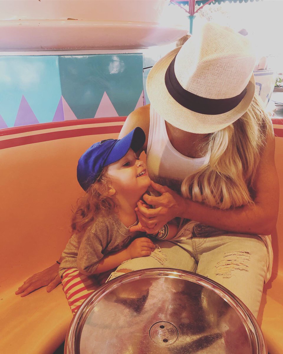 trishstratuscom's tweet image. Disney was magical✨
.
Special thanks to #disneyviptours for making it that much more special!❤️